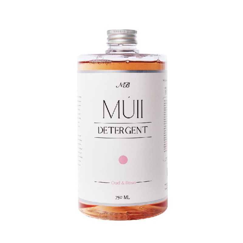 MÚII “OUD & ROSE” FRAGRANCED UNIVERSAL DETERGENT MÚII “OUD & ROSE” FRAGRANCED UNIVERSAL DETERGENT