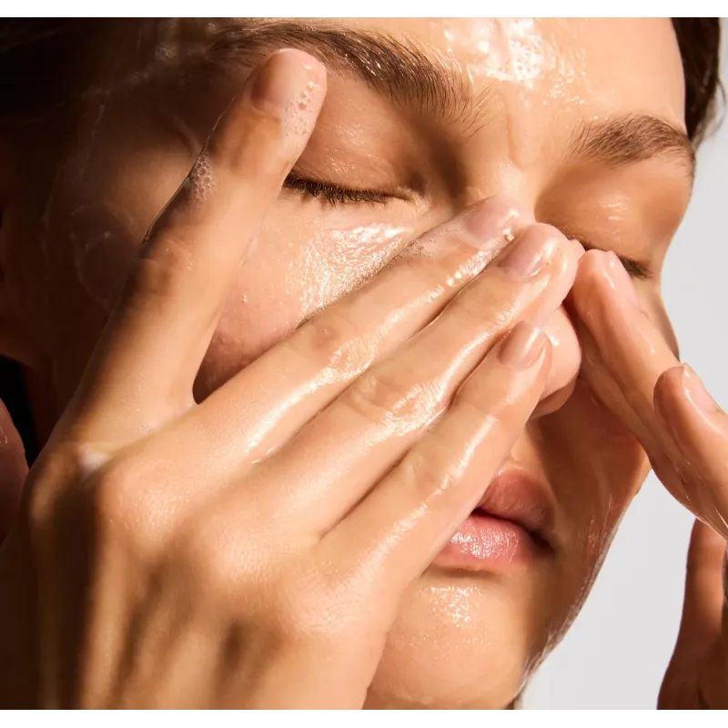 iS Clinical CLEANSING COMPLEX 